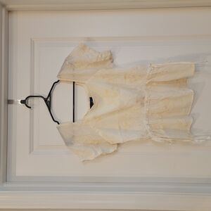 Francesca's Cream Floral Short Sleeve Blouse